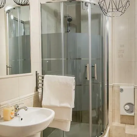 W Centrum アパート ウストカ